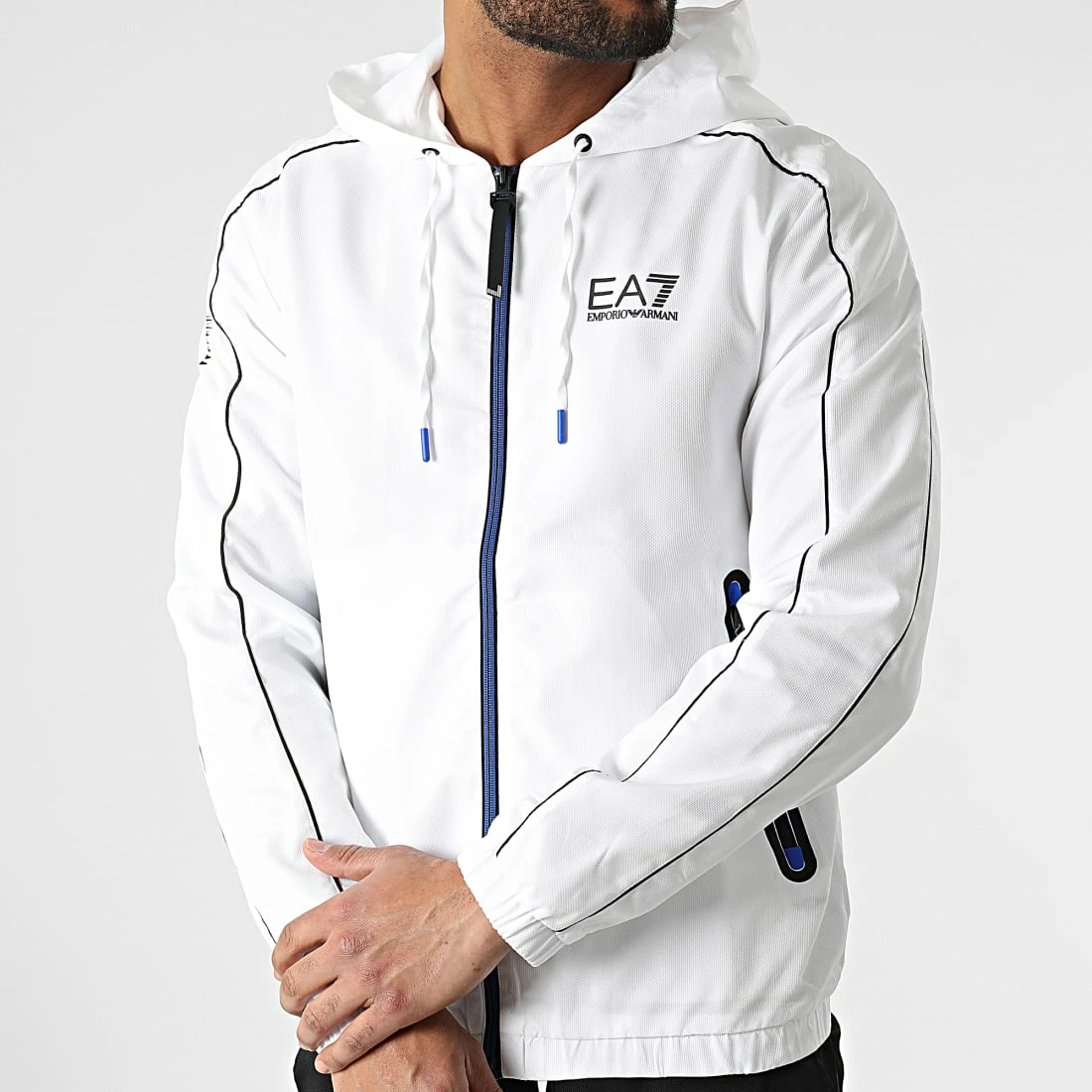 Top 10 🥰 Ensemble De Survetement 3LPV02-PNP5Z Blanc Noir de EA7 Emporio Armani 💯 – Image 3