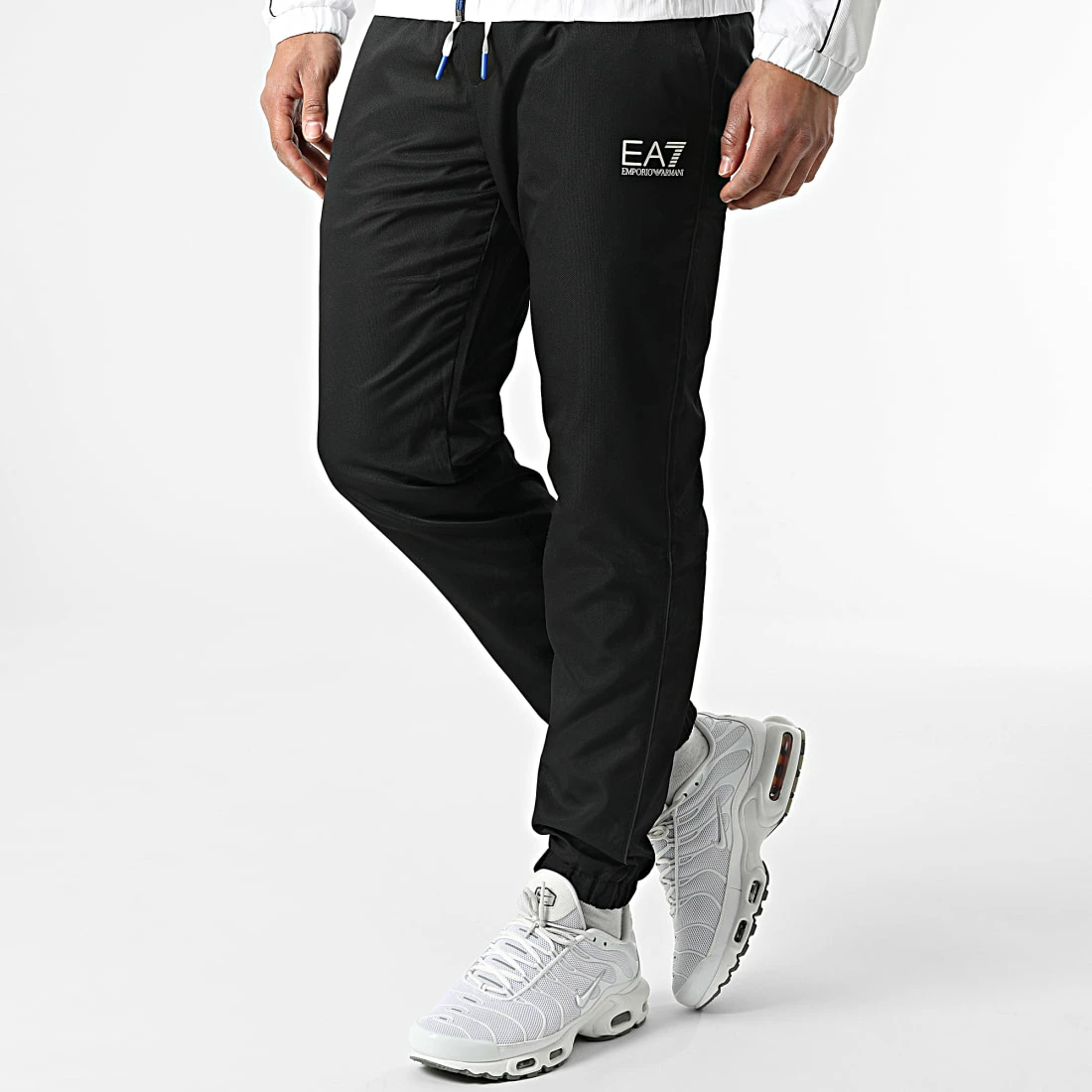 Top 10 🥰 Ensemble De Survetement 3LPV02-PNP5Z Blanc Noir de EA7 Emporio Armani 💯 – Image 4