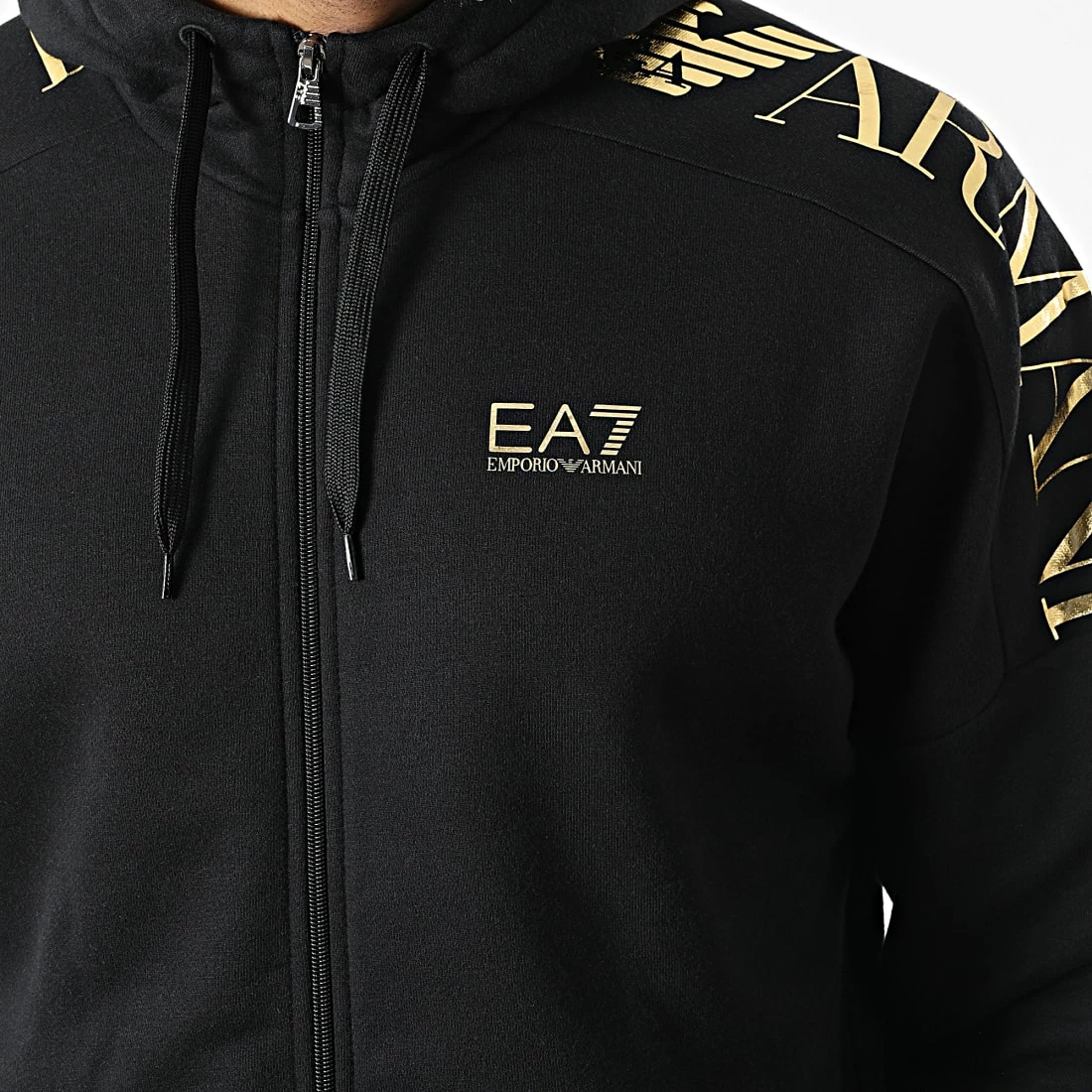 De gros 🔔 Sweat Zippé Capuche 6LPM56-PJHLZ Noir Doré de EA7 Emporio Armani 🎉 – Image 2