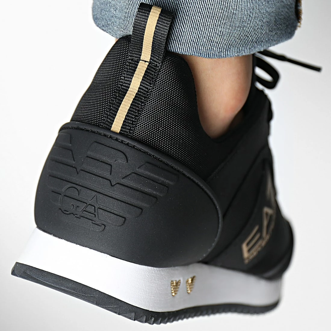 Vente flash 🔔 Baskets X8X001-XK219 Black Gold White de EA7 Emporio Armani 🎁 – Image 4