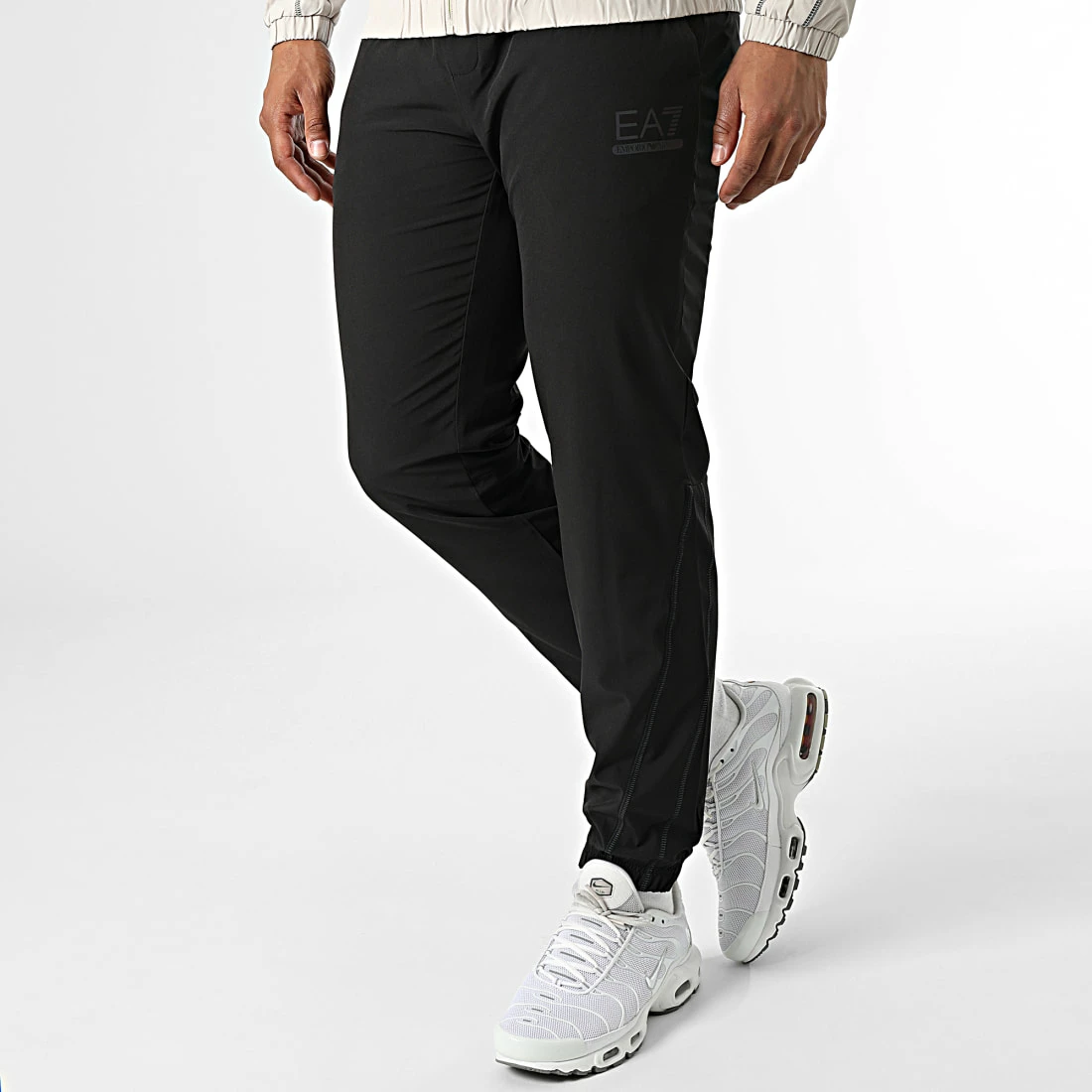 Promo đ Ensemble Veste Zippée Capuche et Pantalon Jogging 6LPV01-PN6TZ Noir Beige de EA7 Emporio Armani đ â Image 4
