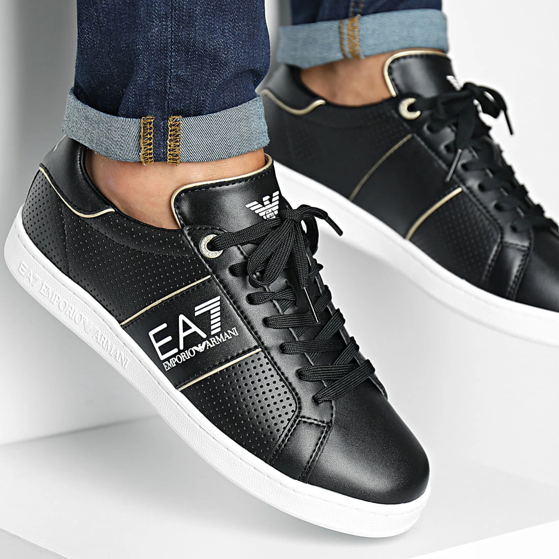 Grosses soldes 🥰 Baskets X8X102-XK258 Black Gold de EA7 Emporio Armani 🎁