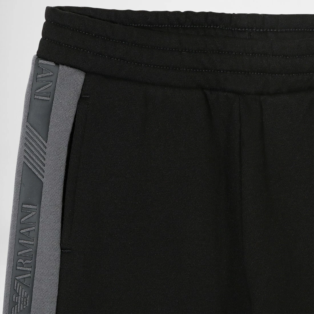 Tout neuf 🎁 Pantalon Jogging A Bandes Enfant 6LBP57-BJEXZ Noir de EA7 Emporio Armani ⭐ – Image 2